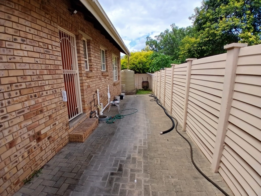 To Let 3 Bedroom Property for Rent in Fleurdal Free State